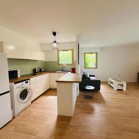 4 Pers Au Rez-de-jardin Avec Piscine, Tennis Et Jardin Prive A - Fr-1-789-6 Antibes