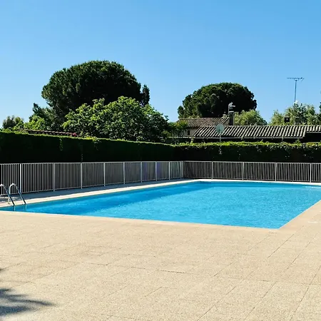 4 Pers Au Rez-de-jardin Avec Piscine, Tennis Et Jardin Prive A - Fr-1-789-6 Apartment *